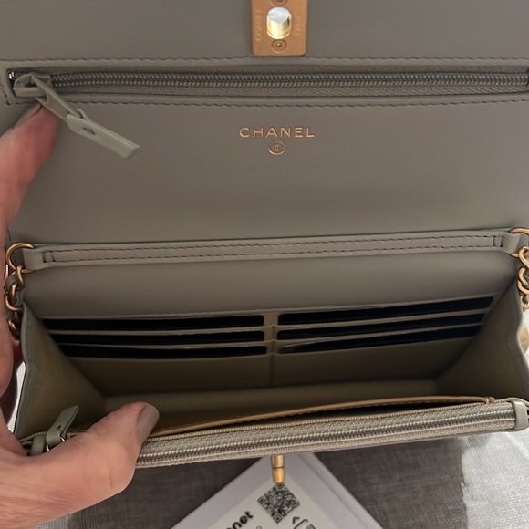 Chanel grey wallet on chain. Straight from Dubai Mall. Hard to find. Sold out - Picture 7 of 12